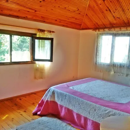 Country Yanik Villa *