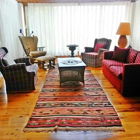 Country Yanik Villa *