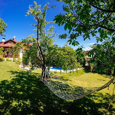 Villa Country Yanik *